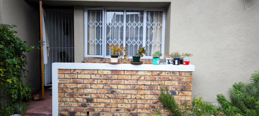 1 Bedroom Property for Sale in Kenilworth Western Cape